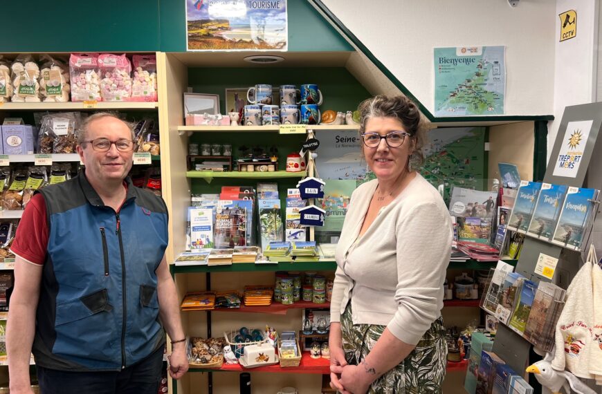 Un Point Info Tourisme en centre bourg