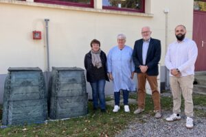 Deux composteurs installés à la cantine scolaire de l’Écol’Yères