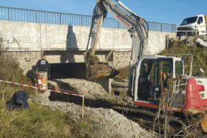 Travaux de désencombrement du pont évacuateur de crue RD222