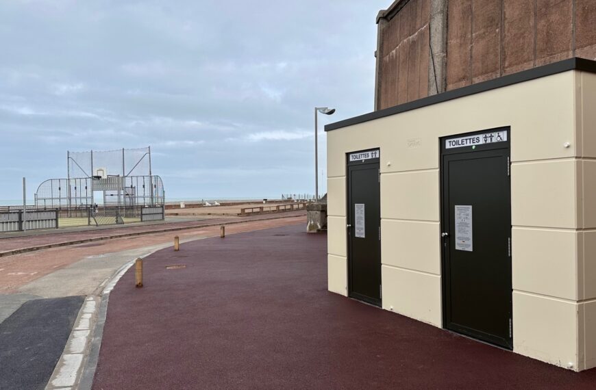 Toilettes publiques à Criel Plage