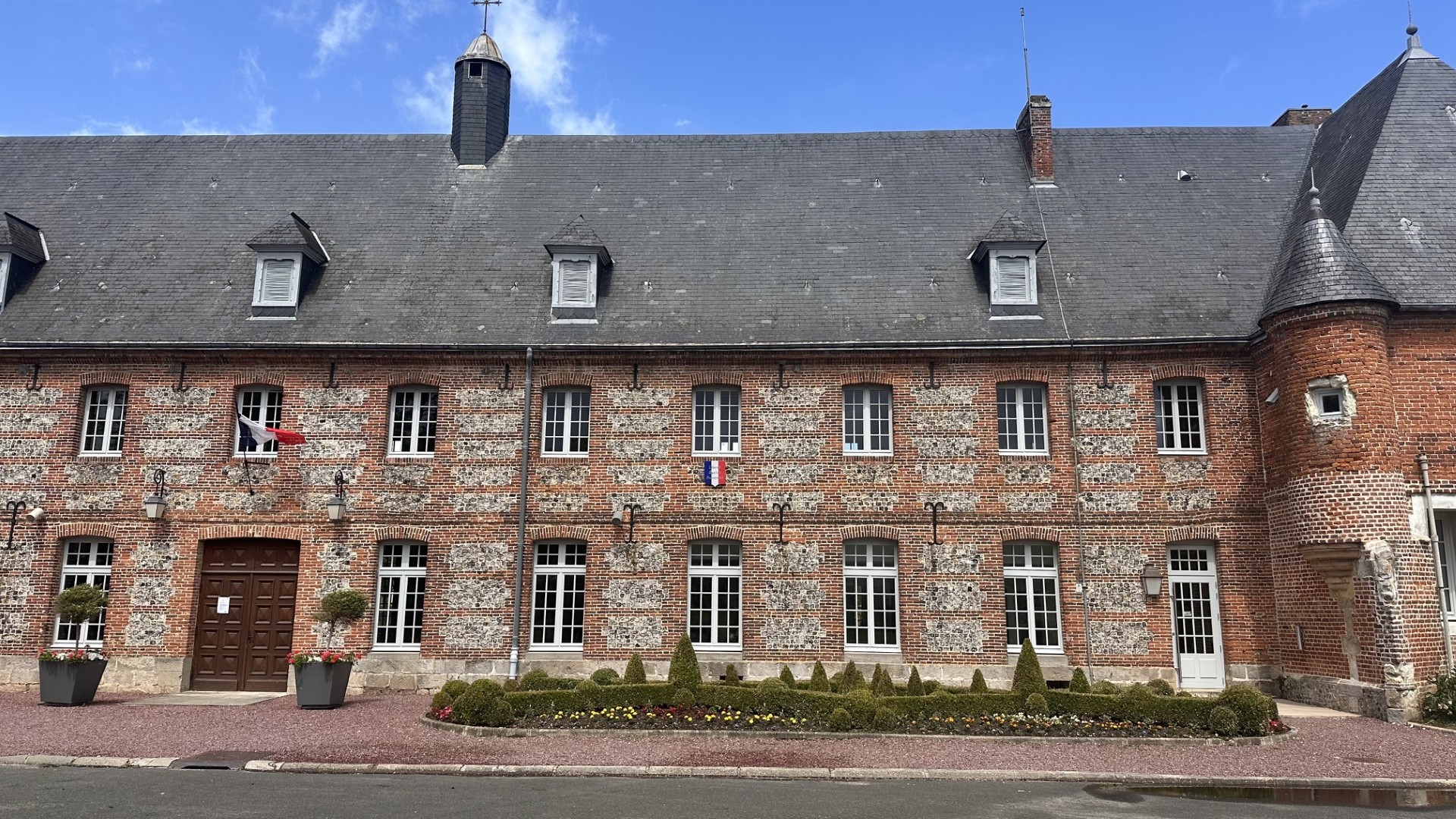 Lire la suite à propos de l’article Remplacement des menuiseries du Manoir de Briançon